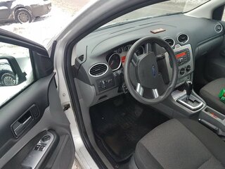 2010 Ford Focus II Рестайлинг, серый, 799000 рублей, вид 5