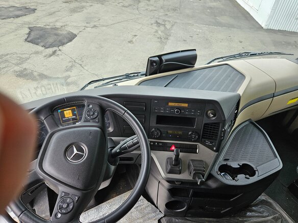 2023 Mercedes-Benz Actros, белый, 17500000 рублей - вид 15