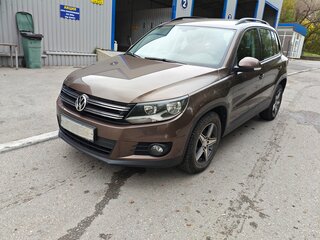 2015 Volkswagen Tiguan I Рестайлинг, коричневый, 1730000 рублей, вид 2