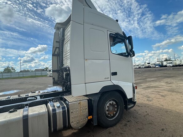 2012 Volvo FH, белый, 3900000 рублей - вид 4