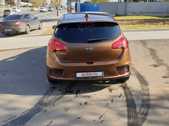 2017 Kia Ceed II Рестайлинг, коричневый - вид 3