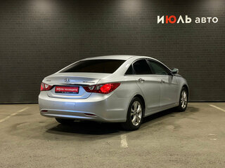 2011 Hyundai Sonata VI (YF), серебристый, 820000 рублей, вид 5