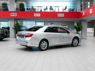 2012 Toyota Camry VII (XV50), серебристый, 1390000 рублей, вид 2