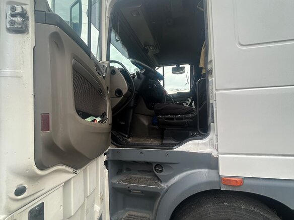 2012 DAF XF 105, белый, 3500000 рублей - вид 5