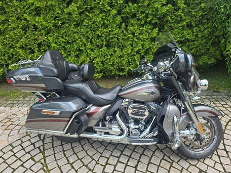 2015 Harley-Davidson Electra Glide, серый, 2000000 рублей, вид 3