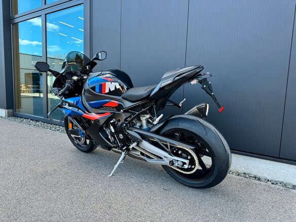 2026 BMW M 1000 RR, чёрный - вид 4