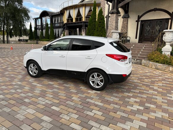 2013 Hyundai ix35 I, белый, 1100000 рублей - вид 7