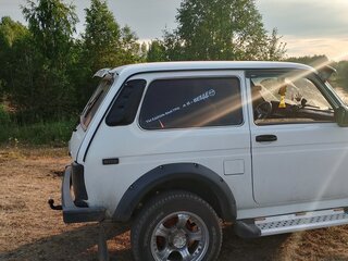 2001 Lada (ВАЗ) 2121 (4x4) I Рестайлинг, белый, 400000 рублей, вид 2