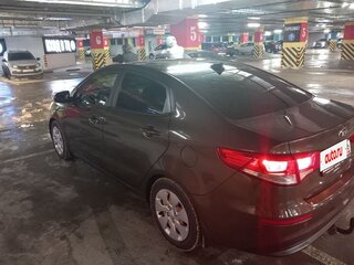 2017 Kia Rio III Рестайлинг, коричневый, 1100000 рублей, вид 4