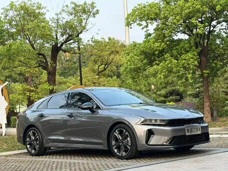 2021 Kia K5 III, серый, 1742000 рублей, вид 3