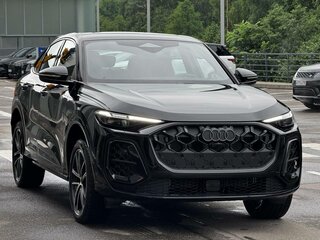 2025 Audi Q5 Sportback TFSI quattro S tronic II (GU), чёрный, 10890000 рублей, вид 2