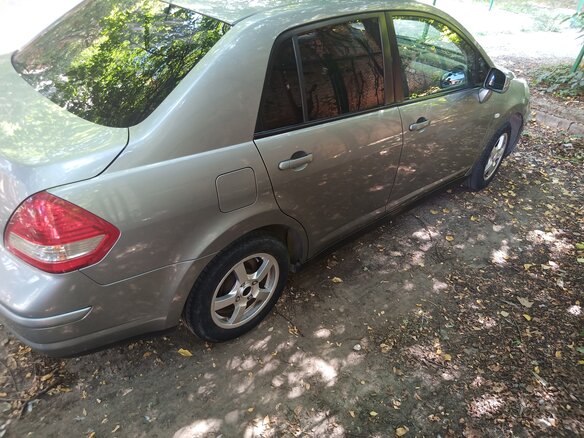 2007 Nissan Tiida I, серый, 980000 рублей - вид 2