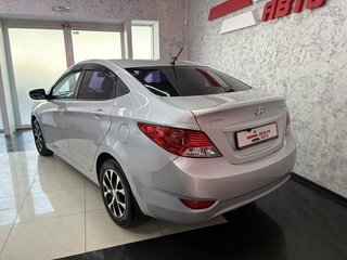 2013 Hyundai Solaris I, серебристый, 895000 рублей, вид 3