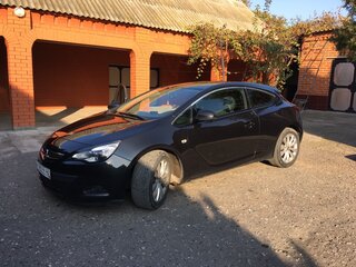 2012 Opel Astra GTC J Рестайлинг, чёрный, 900000 рублей, вид 1
