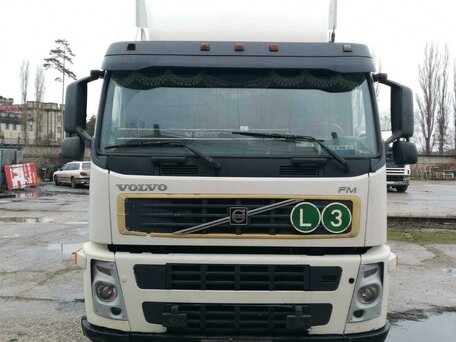 2007 Volvo FM, белый, 1350000 рублей, вид 1
