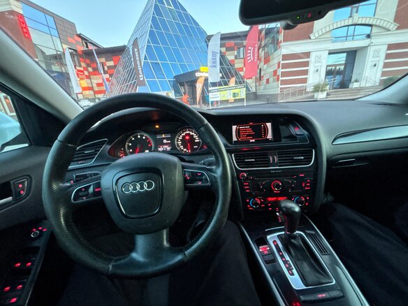 2010 Audi A4 IV (B8), белый, 860000 рублей - вид 7