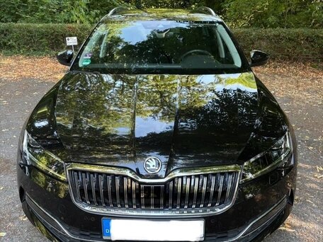 2023 Skoda Superb III Рестайлинг, чёрный, 3833026 рублей, вид 2