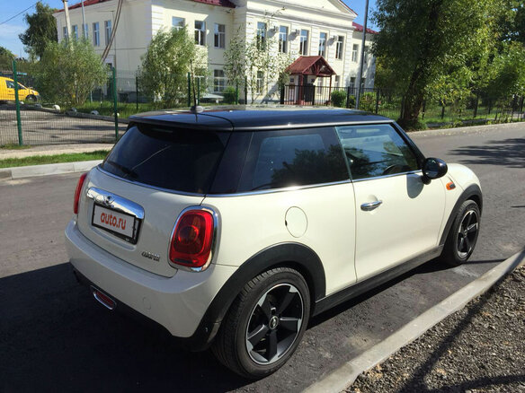 2014 Mini Hatch Cooper III (F55/F56), белый - вид 2