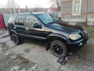 2000 Mercedes-Benz M-Класс 320 I (W163), чёрный, 550000 рублей, вид 1