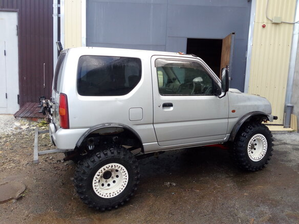 2001 Suzuki Jimny Kei car III, серебристый, 710000 рублей