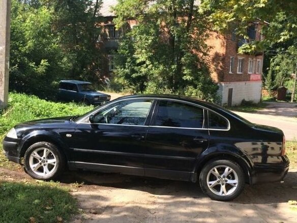 2002 Volkswagen Passat B5 Рестайлинг, чёрный - вид 2