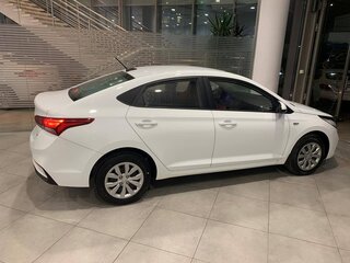 2019 Hyundai Solaris II, белый, 1300000 рублей, вид 1