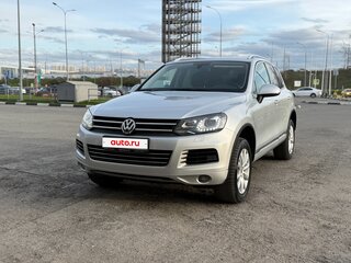 2013 Volkswagen Touareg II, серебристый, 1850000 рублей, вид 3