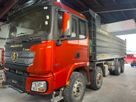 2021 Shacman (Shaanxi) SX3318, красный, 5500000 рублей, вид 1