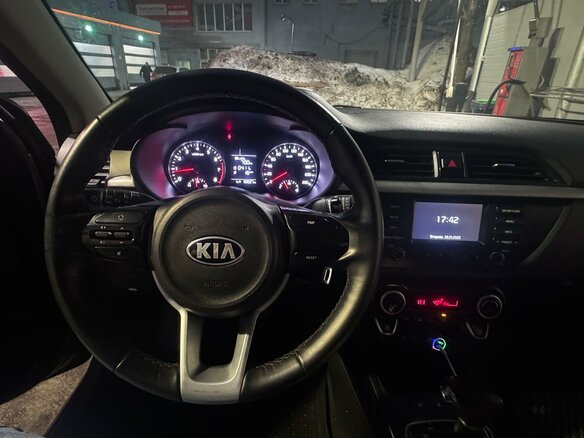 2017 Kia Rio IV, коричневый, 1250000 рублей - вид 11