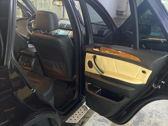 2003 BMW X5 4.6is I (E53), чёрный, 1750000 рублей - вид 18