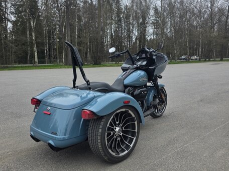 2024 Harley-Davidson Tri Glide, голубой, 4200000 рублей, вид 3