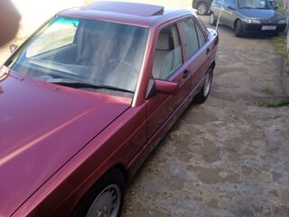 1990 Mercedes-Benz 190 (W201), красный, 1000000 рублей, вид 5