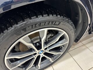 2021 BMW X3 30i xDrive III (G01) Рестайлинг, чёрный, 5690000 рублей, вид 3