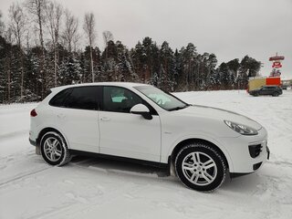2016 Porsche Cayenne Diesel II Рестайлинг (958), белый, 4800000 рублей, вид 3