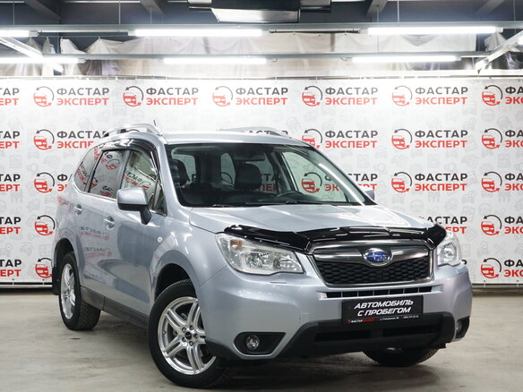 2013 Subaru Forester IV, серебристый - вид 1