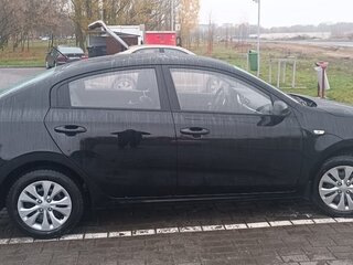 2021 Kia Rio IV Рестайлинг, чёрный, 1699000 рублей, вид 2