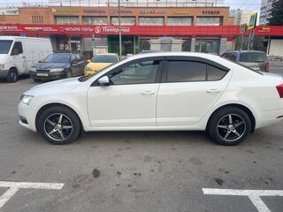 2019 Skoda Octavia III (A7) Рестайлинг, белый, 1780000 рублей, вид 2