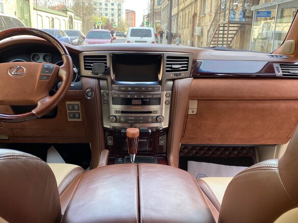 2011 Lexus LX 570 III, чёрный, 4200000 рублей - вид 6