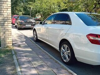 2012 Mercedes-Benz E-Класс 200 7G-Tronic IV (W212, S212, C207), белый, 1369500 рублей, вид 2