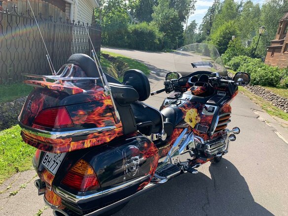 2004 Honda GL 1800 Gold Wing, красный - вид 9