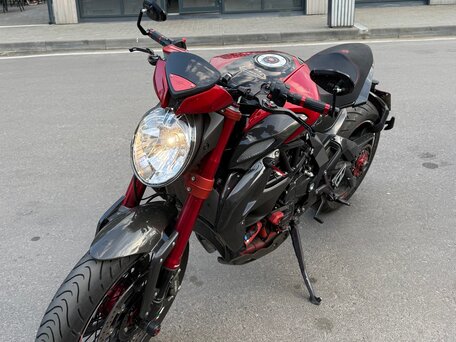 2015 MV Agusta Brutale 800, красный, 1350000 рублей, вид 3