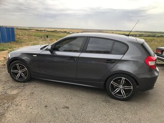 2005 BMW 1 серии 118i I (E81/E82/E87/E88), серый, 950000 рублей, вид 5