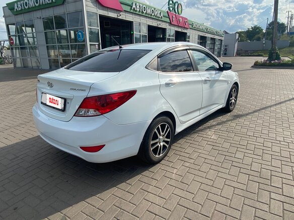 2013 Hyundai Solaris I, белый - вид 3