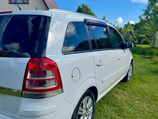 2012 Opel Zafira B Рестайлинг, белый, 700000 рублей, вид 4