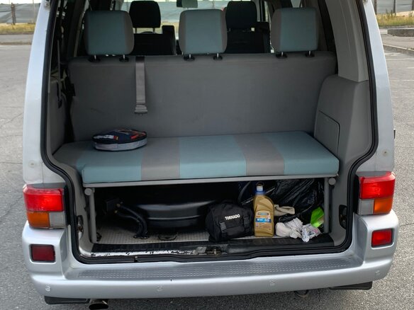 2002 Volkswagen Multivan T4, серебристый, 1350000 рублей - вид 13