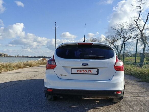2013 Ford Focus III, белый, 680000 рублей - вид 2