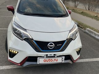 2019 Nissan Note Nismo e-Power II Рестайлинг, белый, 1660000 рублей, вид 2