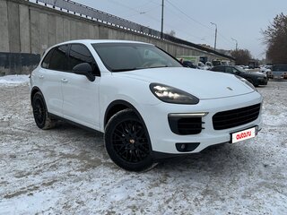 2015 Porsche Cayenne II Рестайлинг (958), белый, 3790000 рублей, вид 3