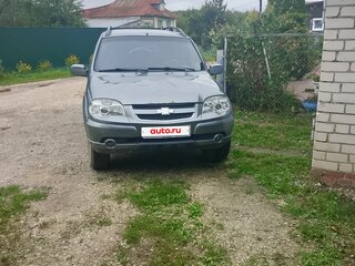 2011 Chevrolet Niva I Рестайлинг, серый, 350000 рублей, вид 1