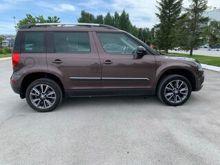 2017 Skoda Yeti I Рестайлинг, коричневый, 1405000 рублей, вид 3